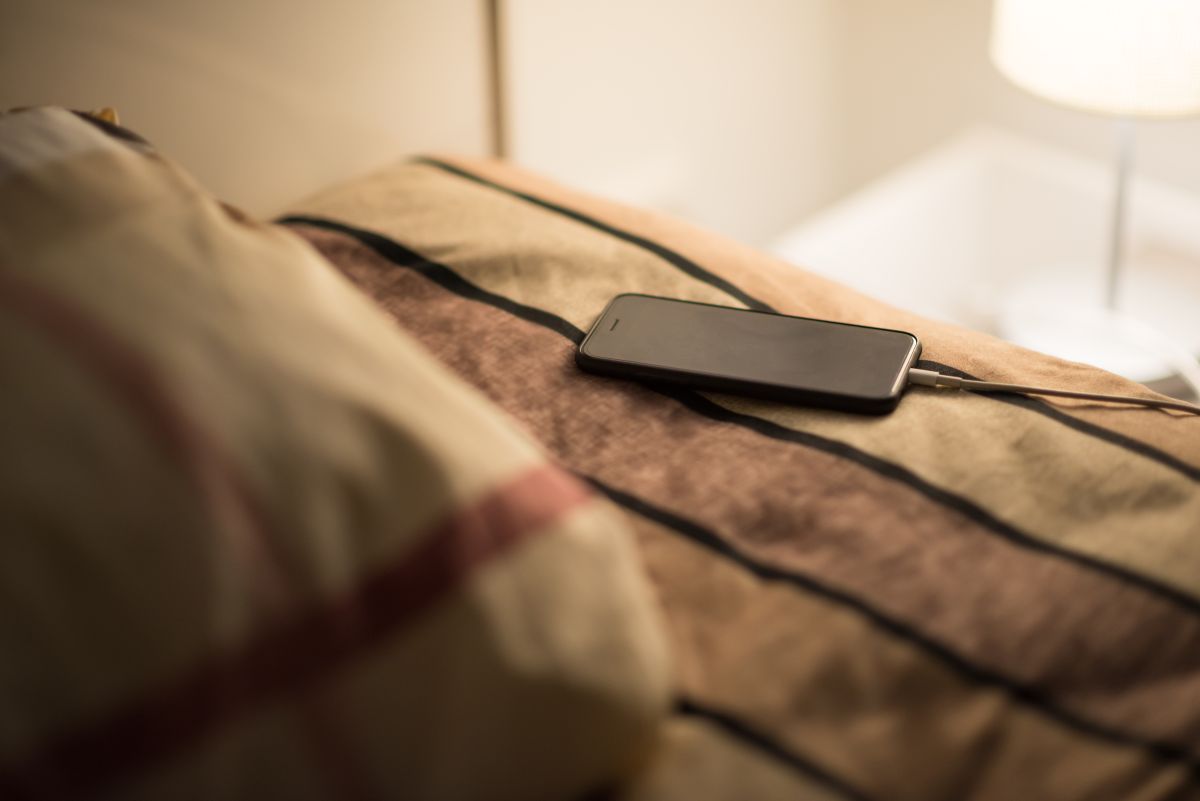 Do you charge your phone at night? Then you should be aware of this