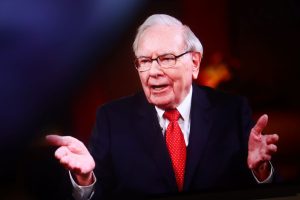 Warren Buffet deler sit bedste råd til alle der er bange for at investere