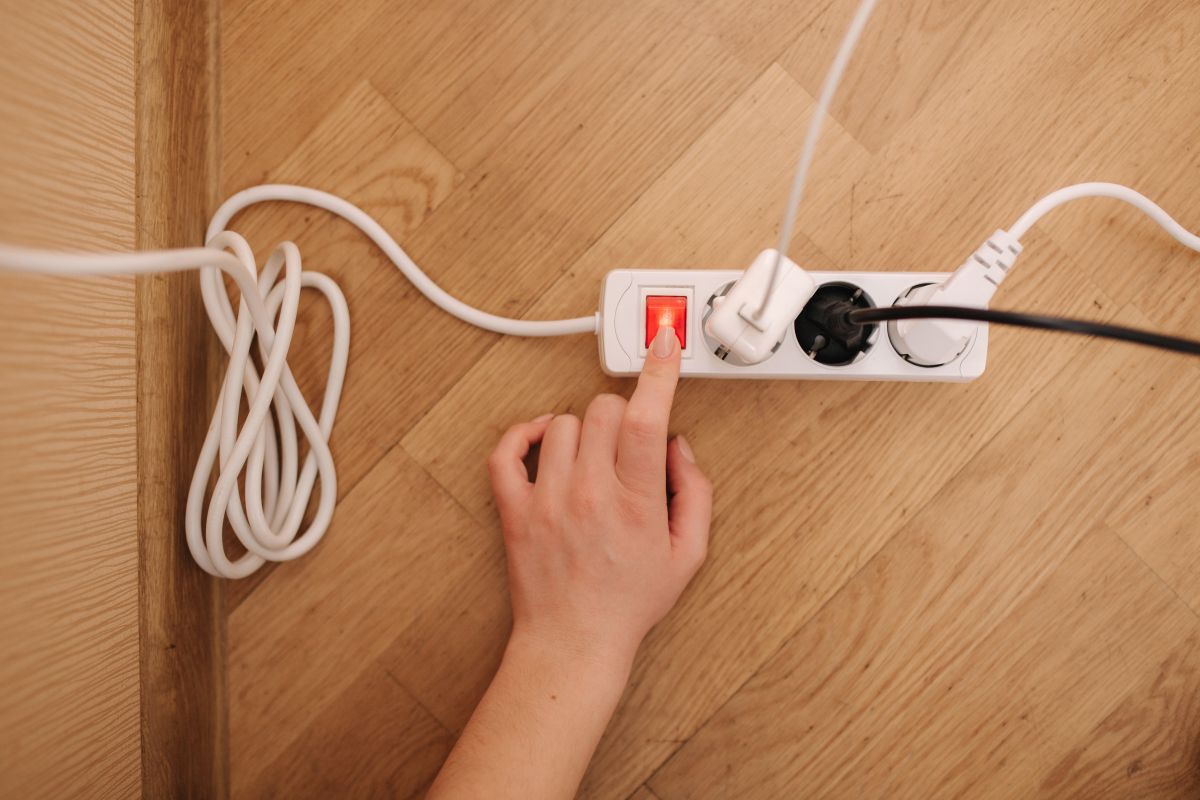 7 appliances you should never plug into a power strip or extension cord