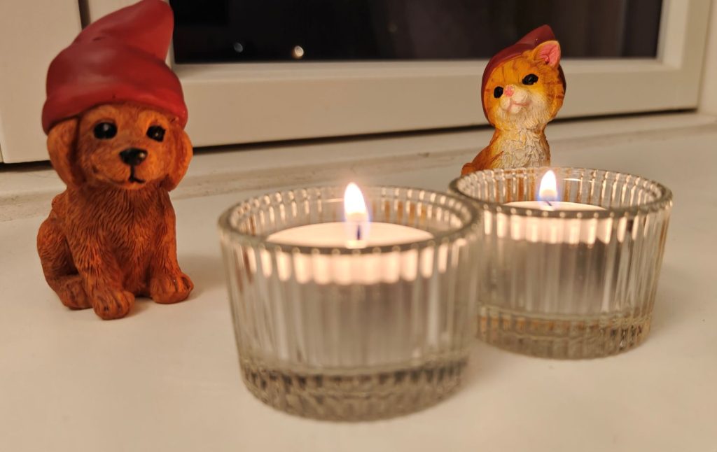 Smart trick: Sådan kan du få fyrfadslys til at brænde i længere tid