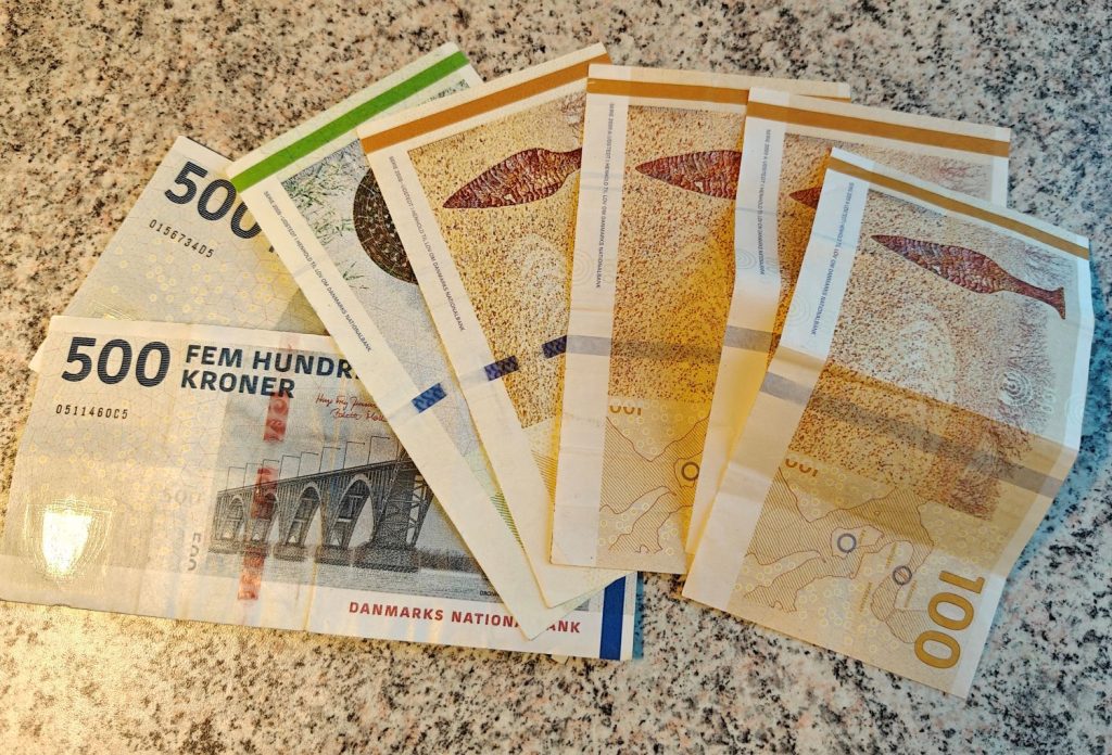 Svindelnummer breder sig i Europa: 19-årig franarret 7.500 kroner