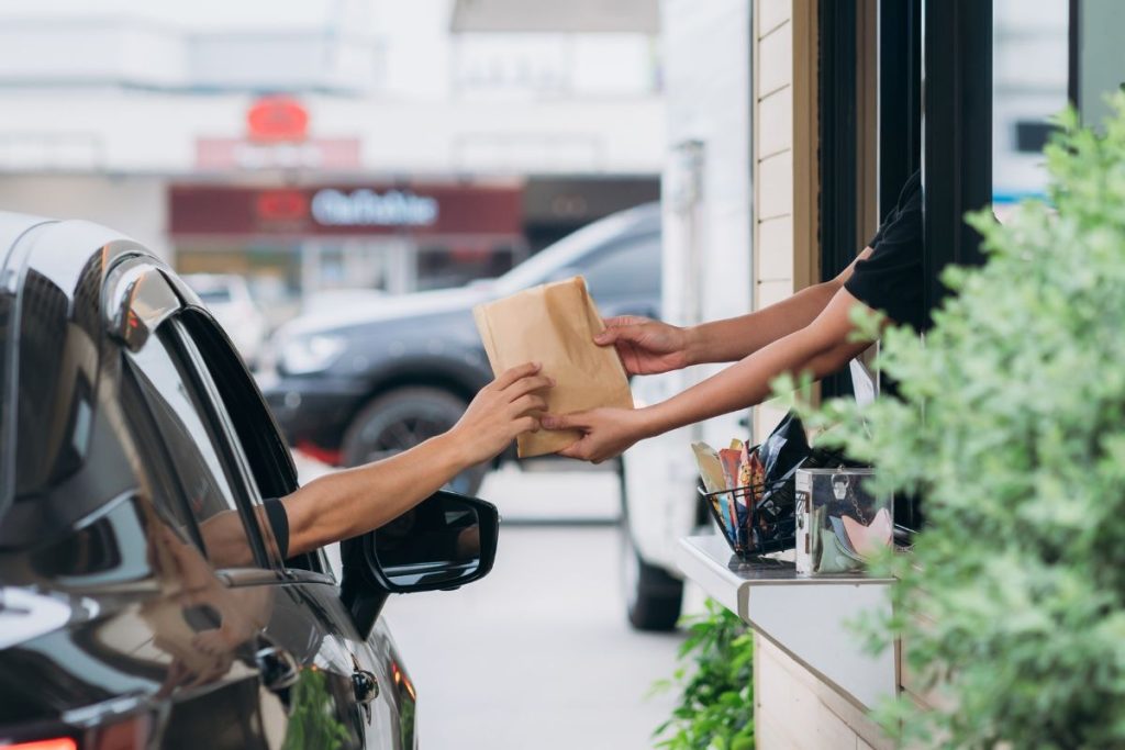 Stor dansk kæde åbner sin første drive-in restaurant