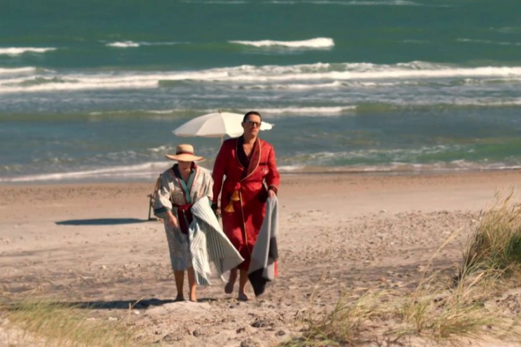 TV2 overrasker: “Badehotellet” vender tilbage