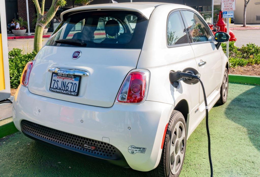 Banebrydende: Nyt billigt bilbatteri kan holde 10 gange længere