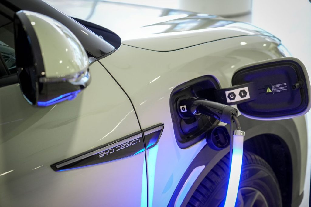 Populært bilmærke vil gøre op med lang rækkevidde på elbiler