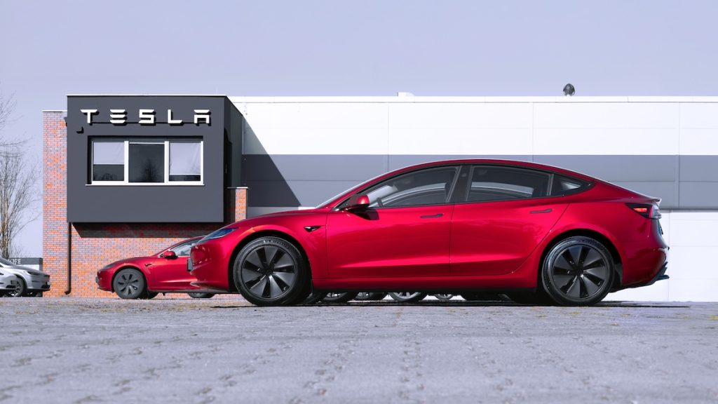 Tesla klar med den billigste bil til dato: Så meget kommer den til at koste